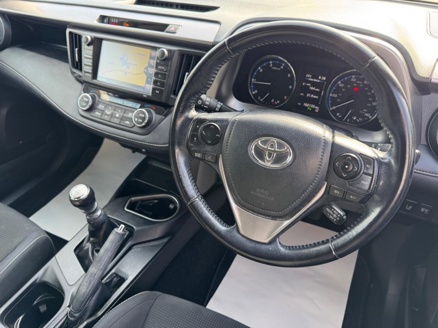 2017 Toyota RAV4 — image 30