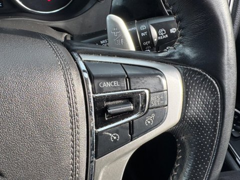 Mitsubishi Outlander 2.0h 12kWh Juro CVT 4WD Euro 6 (s/s) 5dr 27