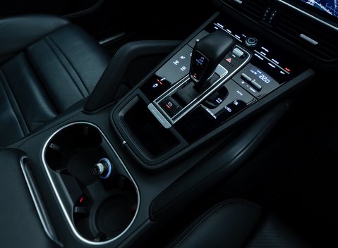 Porsche Cayenne E-Hybrid Coupe 25