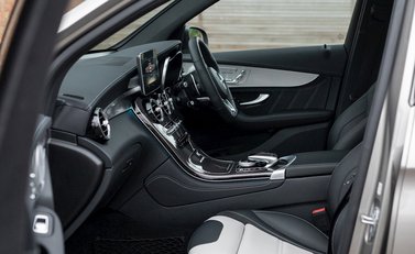 Mercedes-Benz GLC 63 4Matic 16