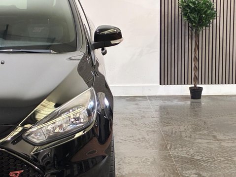 Ford Focus 2.0T EcoBoost ST-2 Euro 6 (s/s) 5dr 49