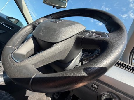 SEAT Arona TSI SE TECHNOLOGY 18