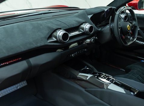 Ferrari 812 Competizione 19