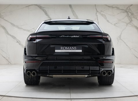 Lamborghini Urus S 8