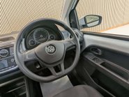 Volkswagen Up 1.0 Move up! 5dr 53