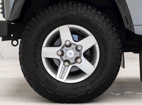 Land Rover Defender 90 Landmark 8