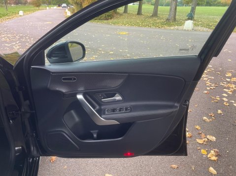 Mercedes-Benz A Class 1.5 A180d Sport (Executive) 7G-DCT Euro 6 (s/s) 5dr 28