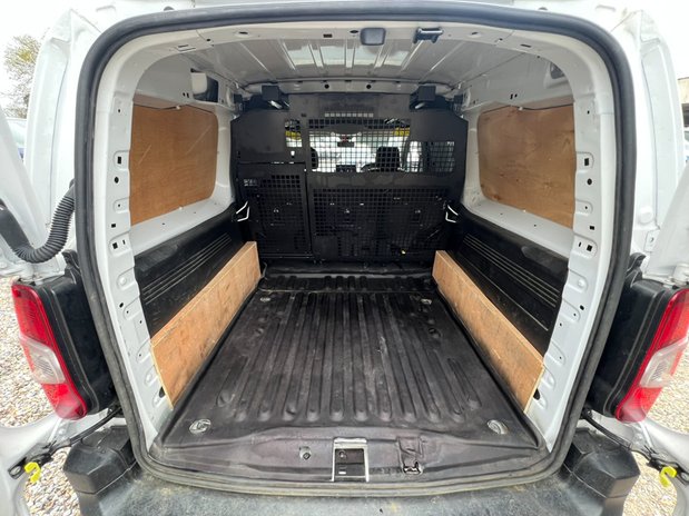 Peugeot Partner LWB L2H1 Low Roof Professional Air Con EURO 6 NO VAT 11