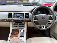 Jaguar XF 3.0d V6 Premium Luxury Saloon 4dr Diesel Auto Euro 5 (s/s) (240 ps) 3