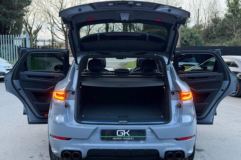 Porsche Cayenne V6 S E-HYBRID BLACK EDITION - PANORAMIC ROOF - AS NEW CONDITION 20