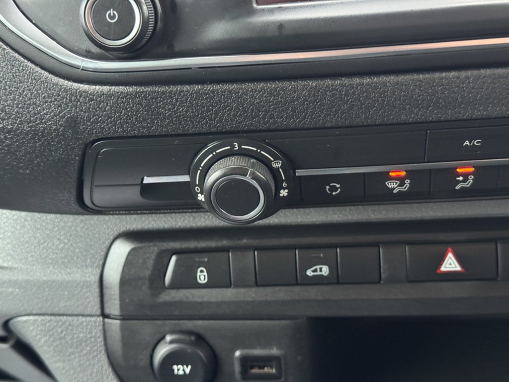 2021 Citroen DispatchMWB L2H1 120ps Low Roof Enterprise 1400 Air Con Sensors EURO 6 — thumbnail 31 of 50