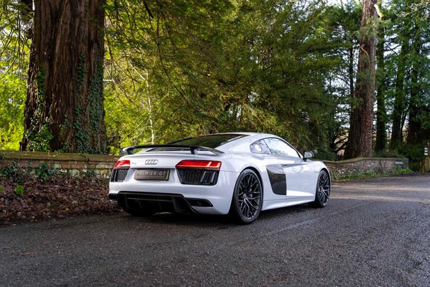 Audi R8 V10 PLUS QUATTRO. CARBON INT & EXT. SOUND & COMFORT PACK. SPORTS PLUS PACK. 1