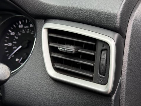 Nissan Qashqai 1.5 dCi Tekna 2WD Euro 5 (s/s) 5dr 78