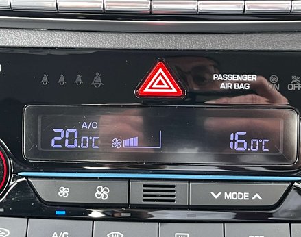Hyundai IONIQ 1.6 IONIQ Premium SE FHEV Semi-Auto 5dr 53