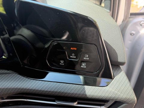 Volkswagen Golf R-LINE ETSI DSG 36