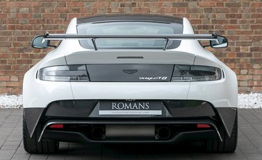 Aston Martin Vantage GT8 7