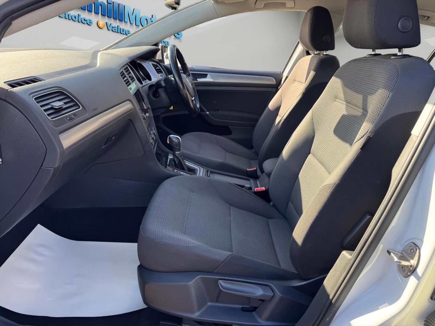 2014 Volkswagen Golf — image 34