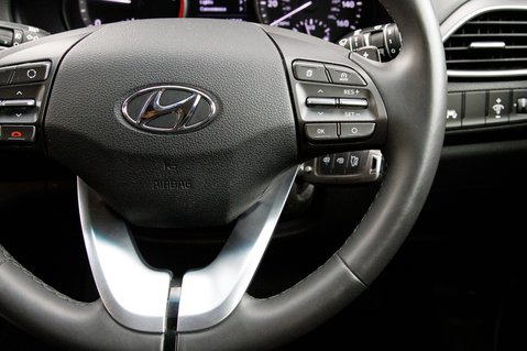 Hyundai i30 CRDI SE NAV 19