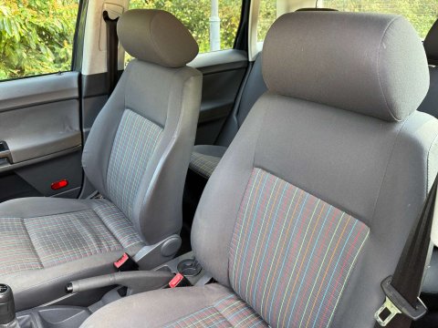 Volkswagen Polo 1.4 Polo S 75 5dr 17