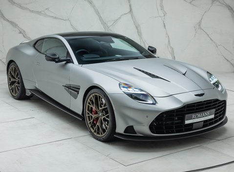 Aston Martin Vanquish V12 11