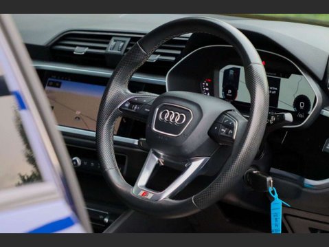 Audi Q3 1.5 TFSI CoD 35 S line SUV 5dr Petrol S Tronic Euro 6 (s/s) (150 ps) 2