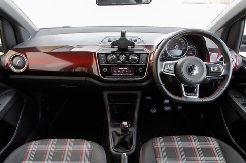 Volkswagen Up GTI 3
