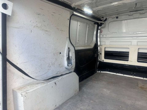 Vauxhall Vivaro 1.6 Vivaro 2900 Bi-T CDTi ecoFLEX S/S 11