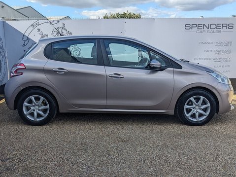 Peugeot 208 HDI ACTIVE 10