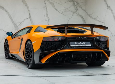 Lamborghini Aventador SV LP 750-4 10