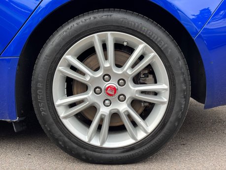 Jaguar XE 2.0i Prestige Saloon 4dr Petrol Auto Euro 6 (s/s) (200 ps) 7