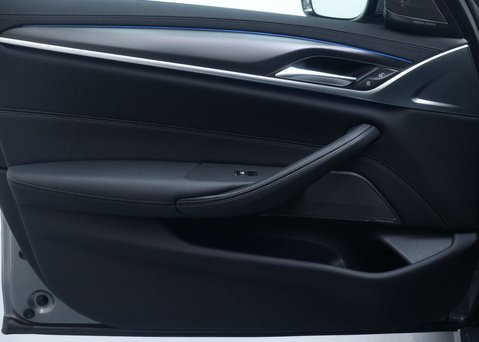 BMW 5 Series 2.0 530e 12kWh M Sport Saloon 4dr Petrol Plug-in Hybrid Steptronic Euro 6 ( 54