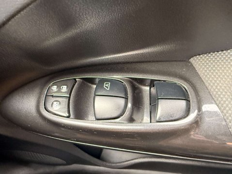 Nissan Juke 1.5 Juke N-Connecta dCi 5dr 21