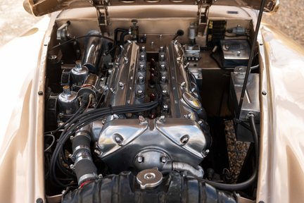 Jaguar XK 120 Fixed-Head Coupe Fast Road Spec 33