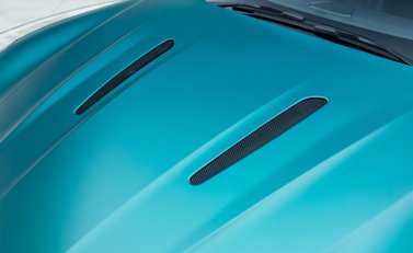 Aston Martin DB12 Coupe 38