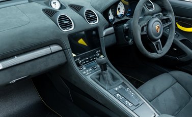 Porsche 718 SPYDER RS 18