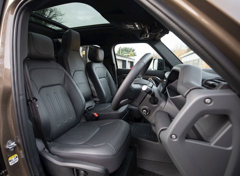 Land Rover Defender 110 X P400 12