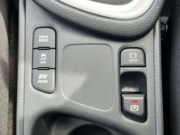 Toyota Yaris ICON HEV CVT 53
