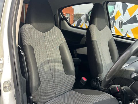 Toyota Aygo 1.0 Aygo Move with Style VVT-i 5dr 11