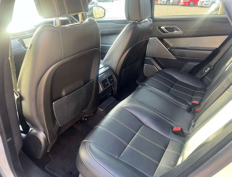 Land Rover Range Rover Velar 3.0 Range Rover Velar R-Dynamic HSE D300 Auto 4WD 5dr 35