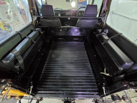 Land Rover Defender 90 HARD-TOP TD5 17