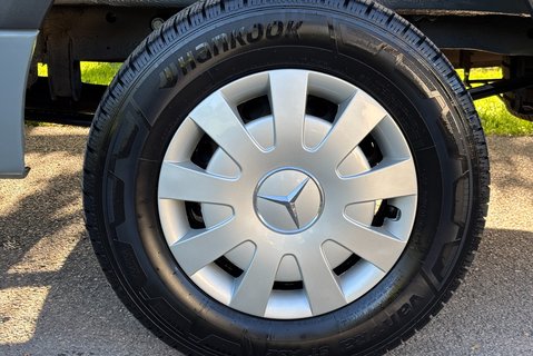 Mercedes-Benz Sprinter 319 Cdi Premium - with In-Built Bed + Diesel Heater 36