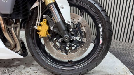 Triumph Street Triple 2013 ONLY 13K STUNNING EXAMPLE NEW MOT WARRANTY 19