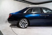 Rolls-Royce Ghost V12. STARLIGHT. H, C & M SEATS. REAR ENTERTAINMENT. HUD. A/CRUISE CONTROL 10