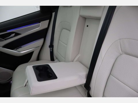 Jaguar F-Pace 2.0 F-Pace R-Dynamic SE Black PHEV AWD Auto 4WD 5dr 64