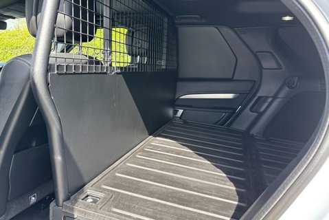 Land Rover Discovery D300 R-Dynamic HSE MHEV Panel Van 14