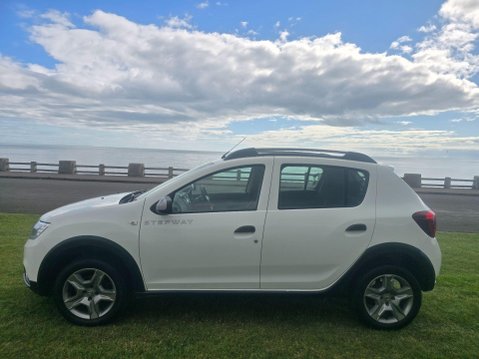 Dacia Sandero Stepway 0.9 TCe Essential Euro 6 (s/s) 5dr 7