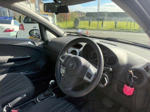 Vauxhall Corsa 1.4i 16v Exclusiv 5dr 9