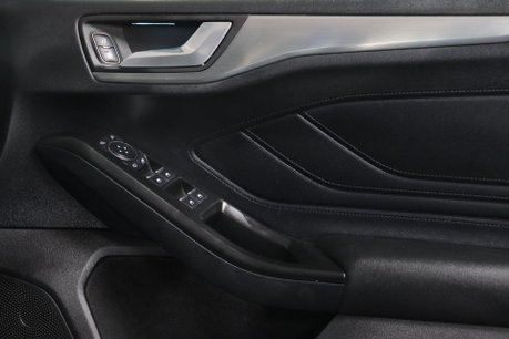 Ford Focus TITANIUM 35