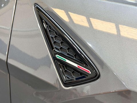 Lamborghini Urus 4.0 V8 BiTurbo SUV 5dr Petrol Auto 4WD Euro 6 (650 ps) 40