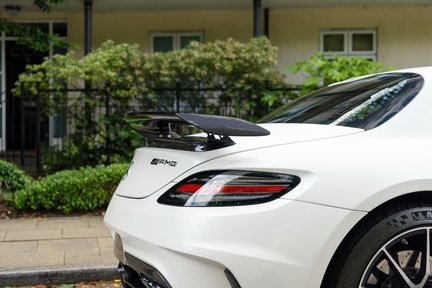 Mercedes-Benz SLS Black Series 17